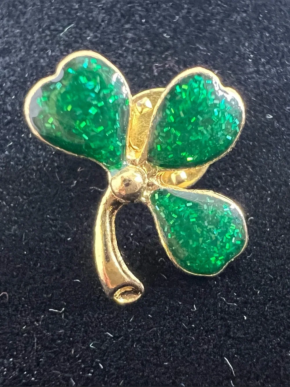 Brand New-Shamrock Lapel Pin